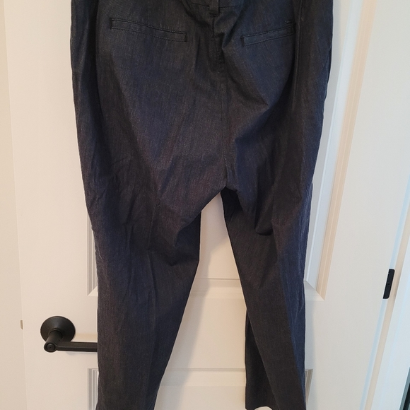 Capri pants - Picture 2 of 4